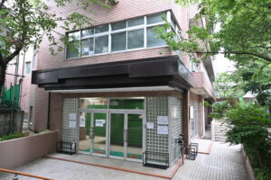 Nakameguro Elementary School Building